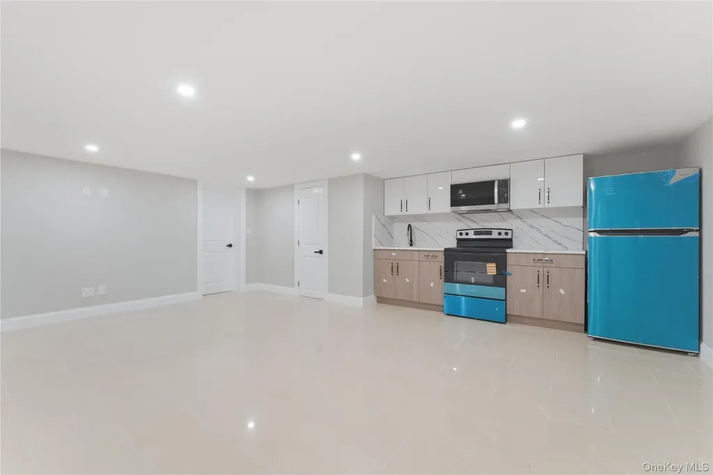 10525 63rd Drive Forest Hills NY 11375