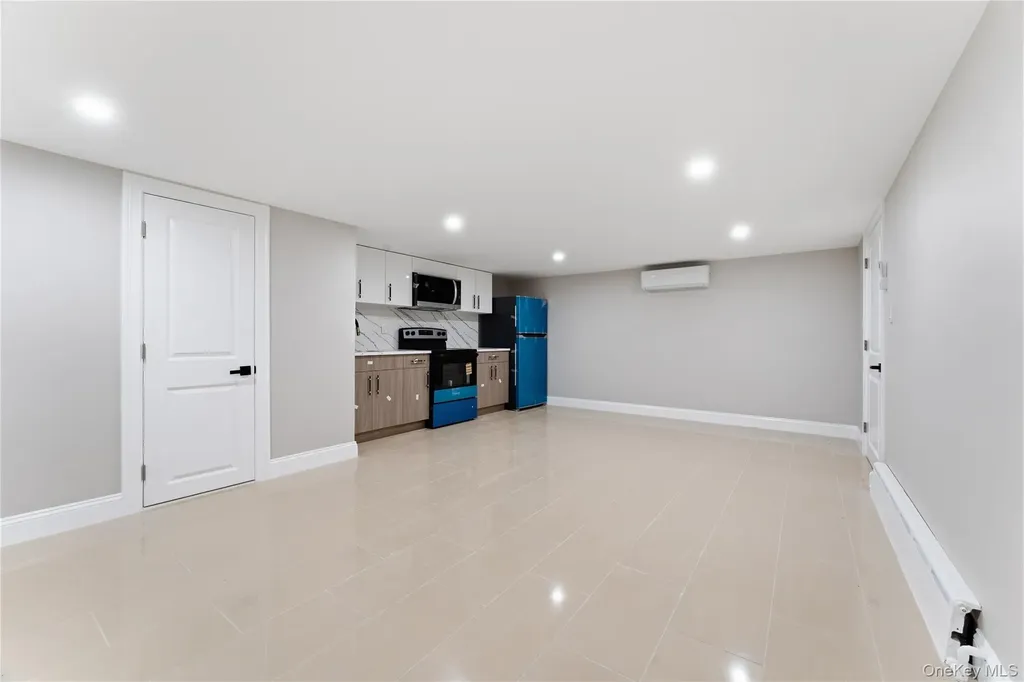 10525 63rd Drive Forest Hills NY 11375