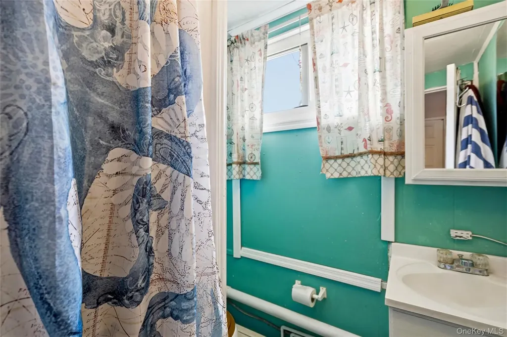 57 Sutton Court West Islip NY 11795