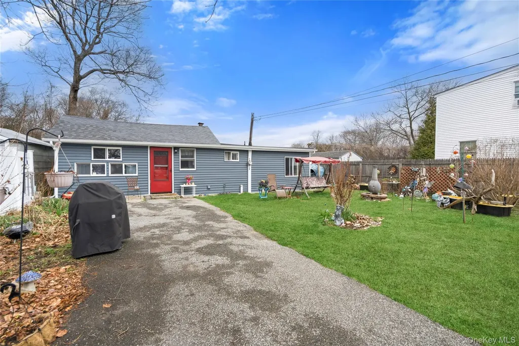 57 Sutton Court West Islip NY 11795