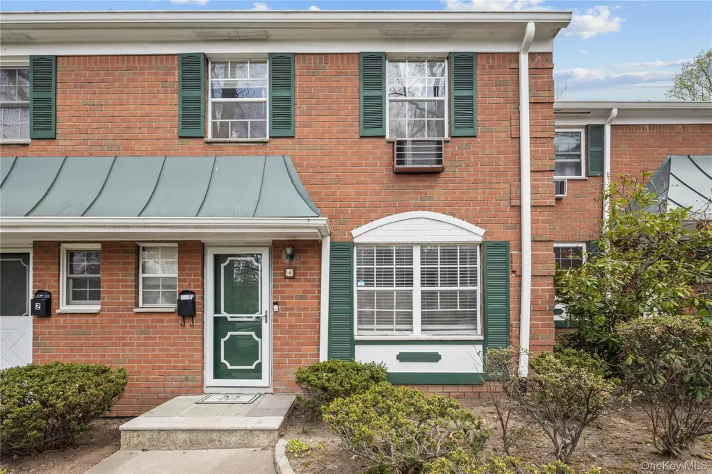 4 Salem Court Suffern NY 10901