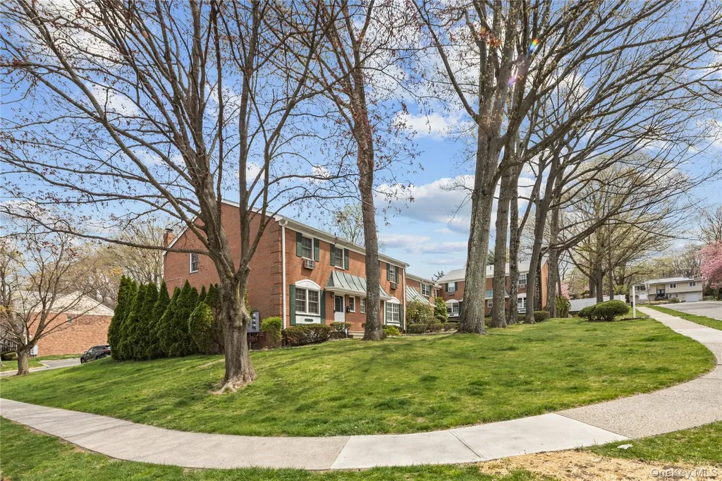 4 Salem Court Suffern NY 10901