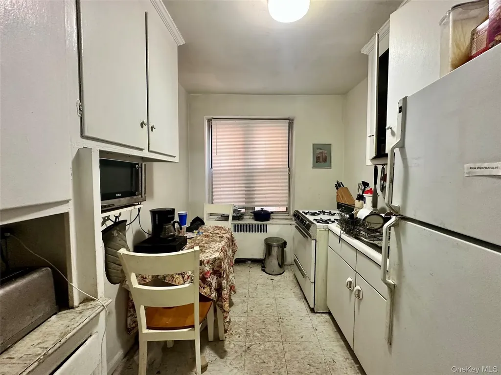 111-50 75th Road Forest Hills NY 11375