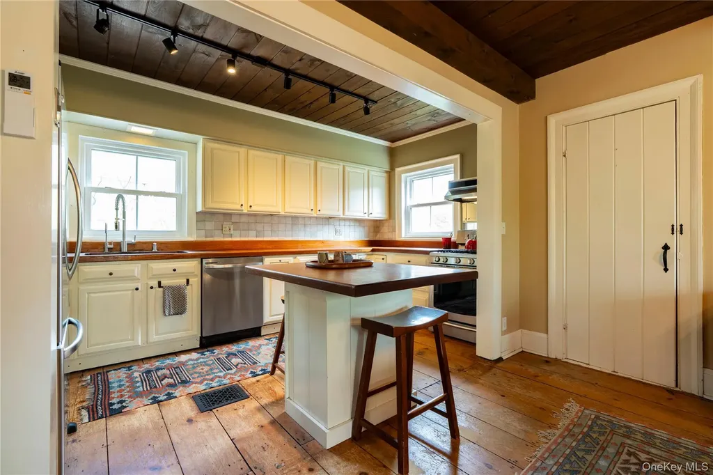 553 Salt Point Turnpike Poughkeepsie NY 12601