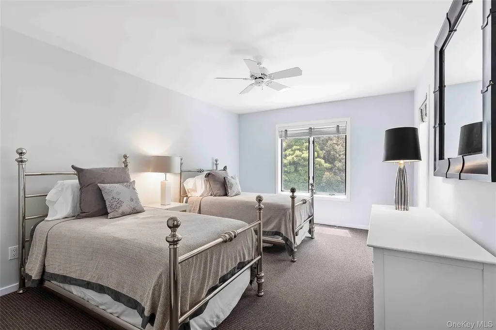 3 Acorn Path Quogue NY 11959