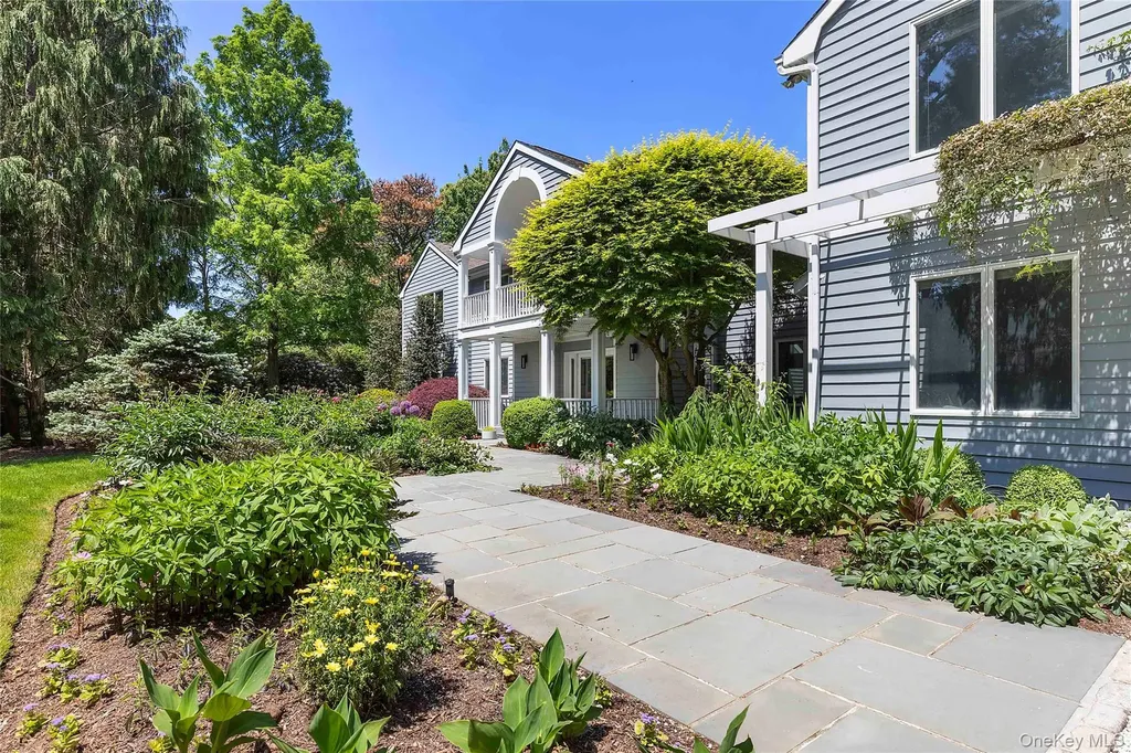 3 Acorn Path Quogue NY 11959