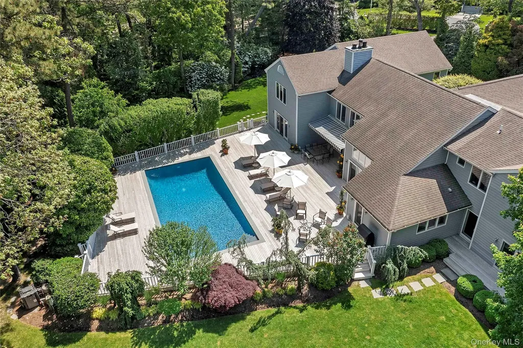 3 Acorn Path Quogue NY 11959