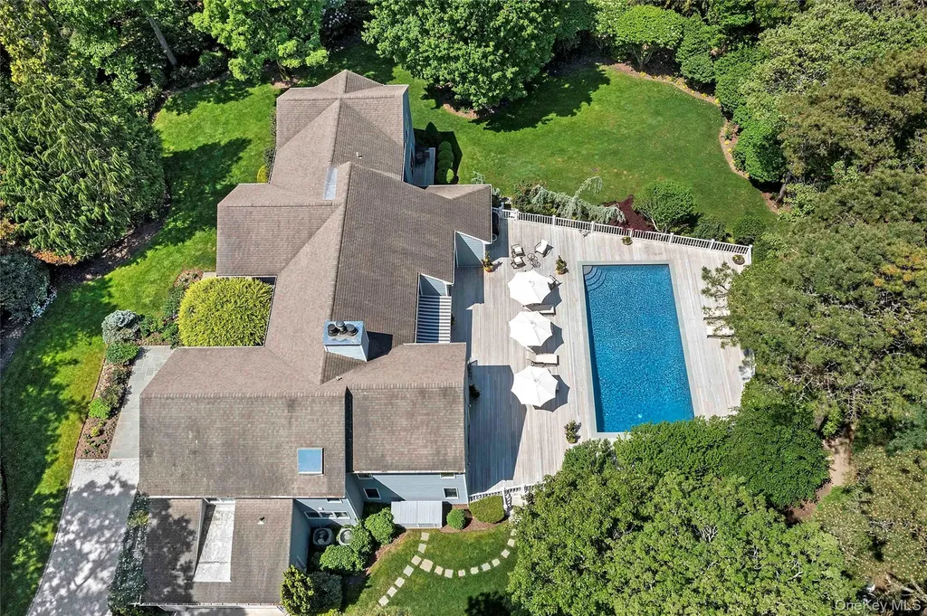 3 Acorn Path Quogue NY 11959