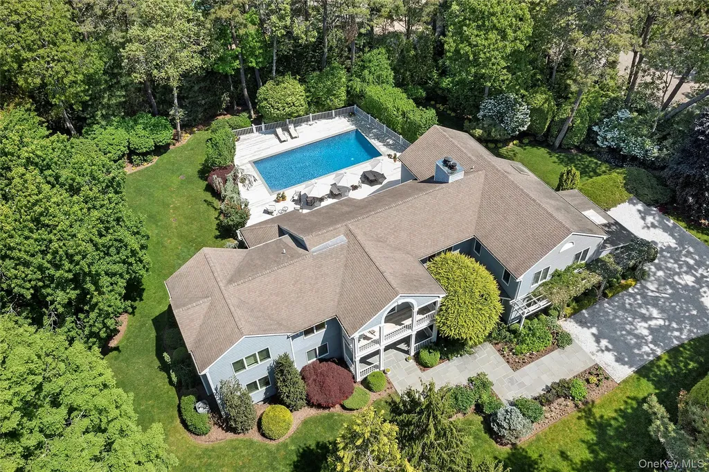 3 Acorn Path Quogue NY 11959