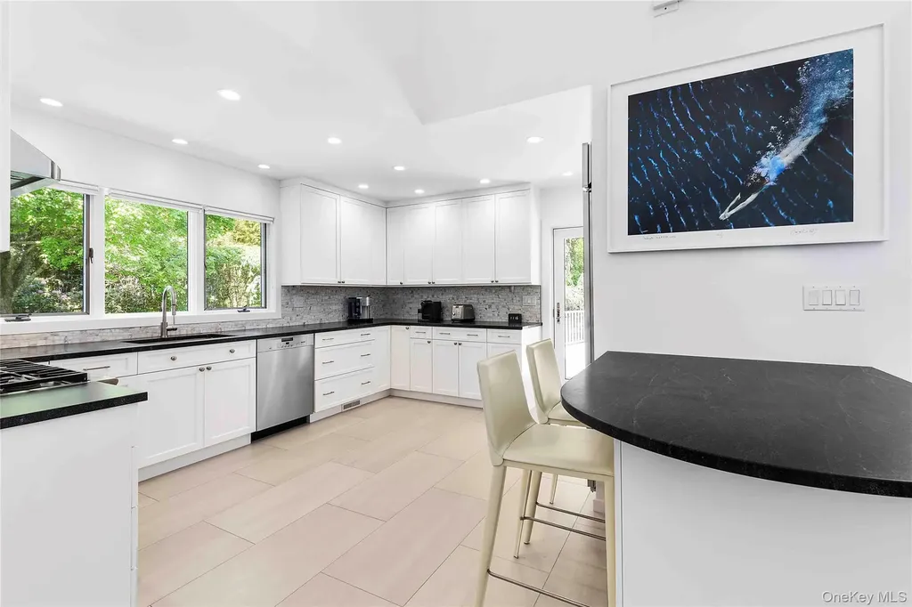 3 Acorn Path Quogue NY 11959