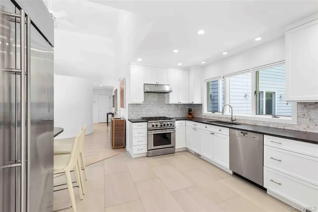 3 Acorn Path Quogue NY 11959