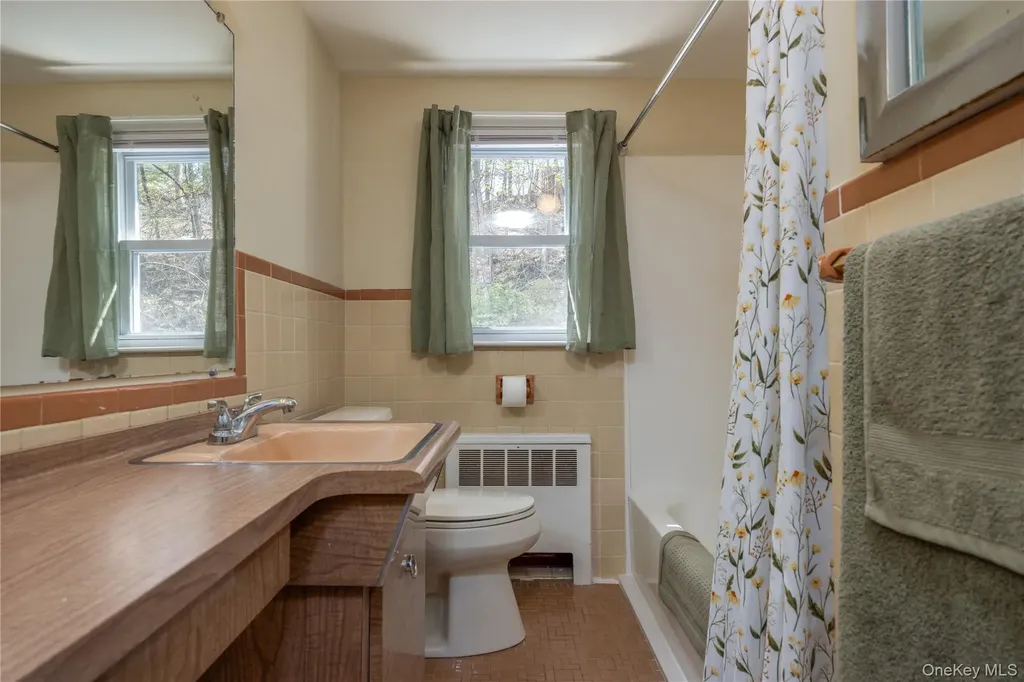 40 Graney Court Pearl River NY 10965