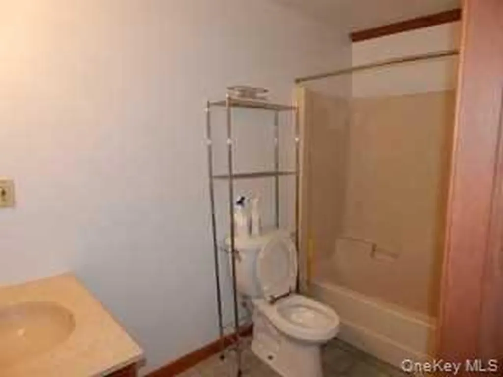 21 Broadway Tivoli NY 12583