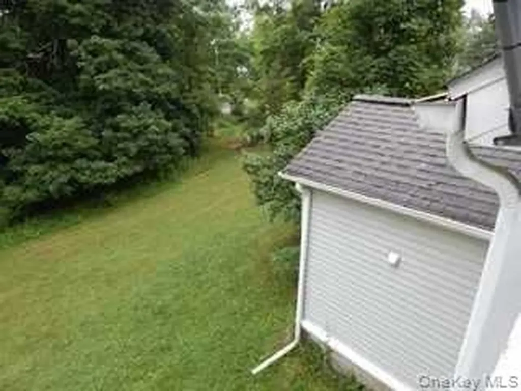 21 Broadway Tivoli NY 12583
