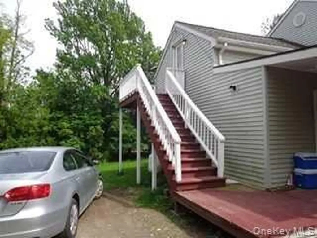 21 Broadway Tivoli NY 12583
