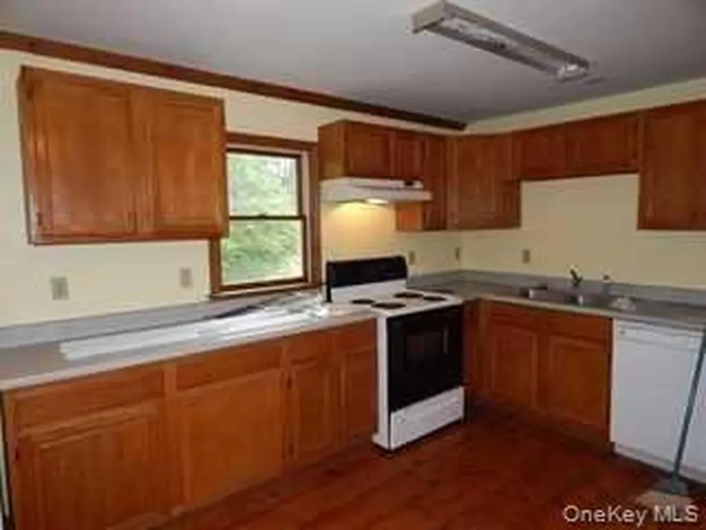 21 Broadway Tivoli NY 12583