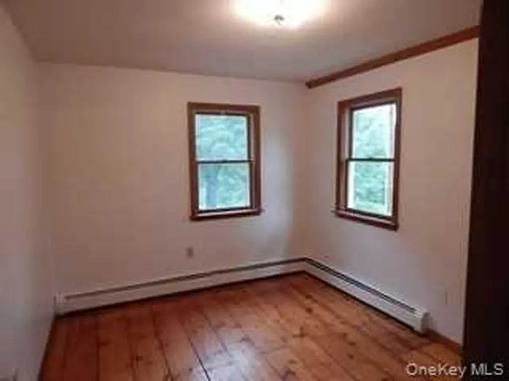21 Broadway Tivoli NY 12583