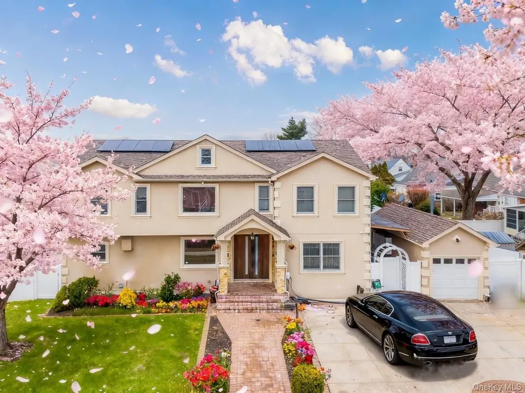 88 Elmwood Street Plainview NY 11803