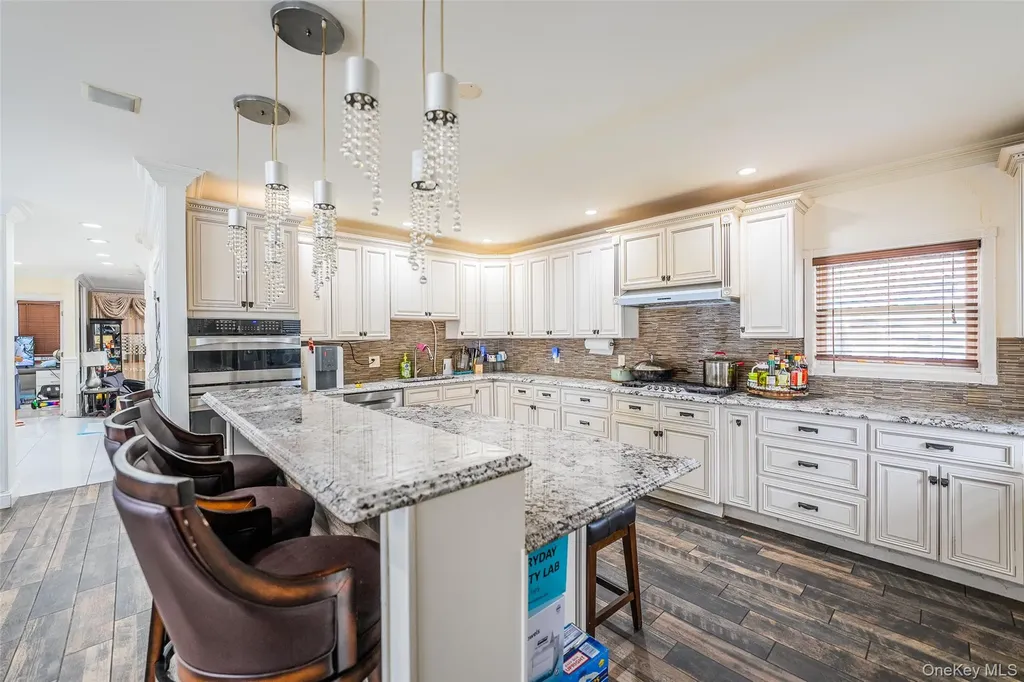 88 Elmwood Street Plainview NY 11803