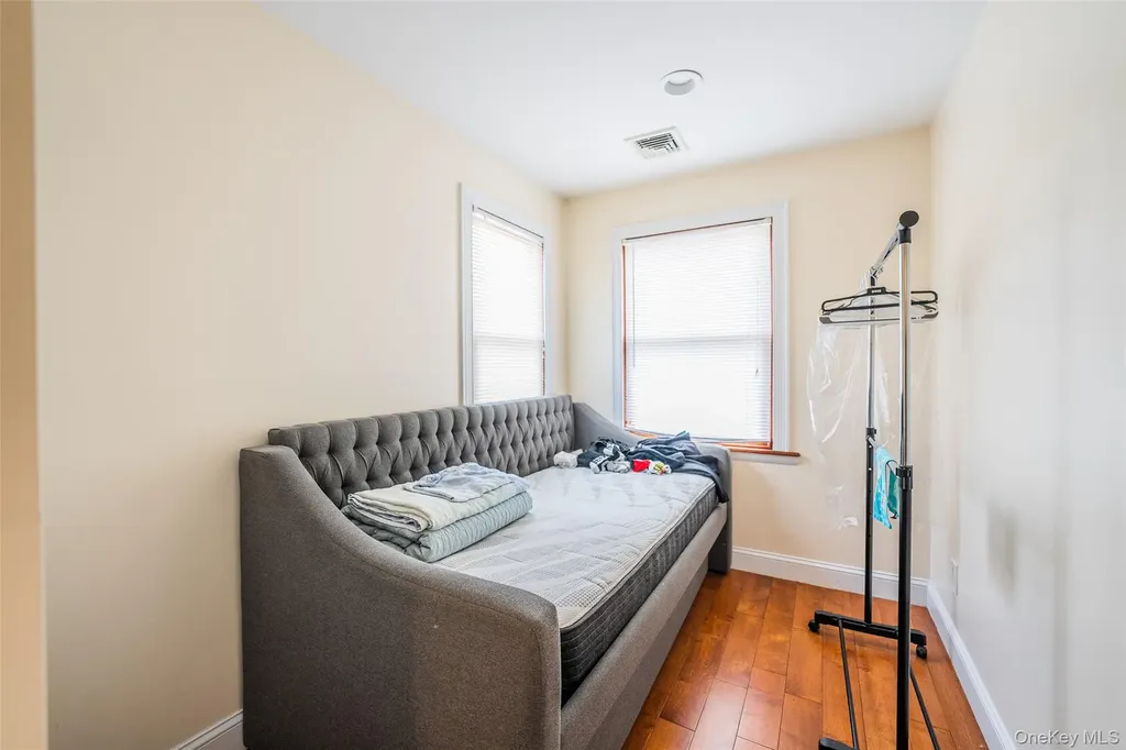 88 Elmwood Street Plainview NY 11803
