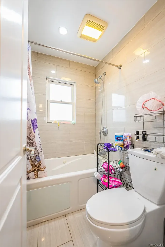 88 Elmwood Street Plainview NY 11803