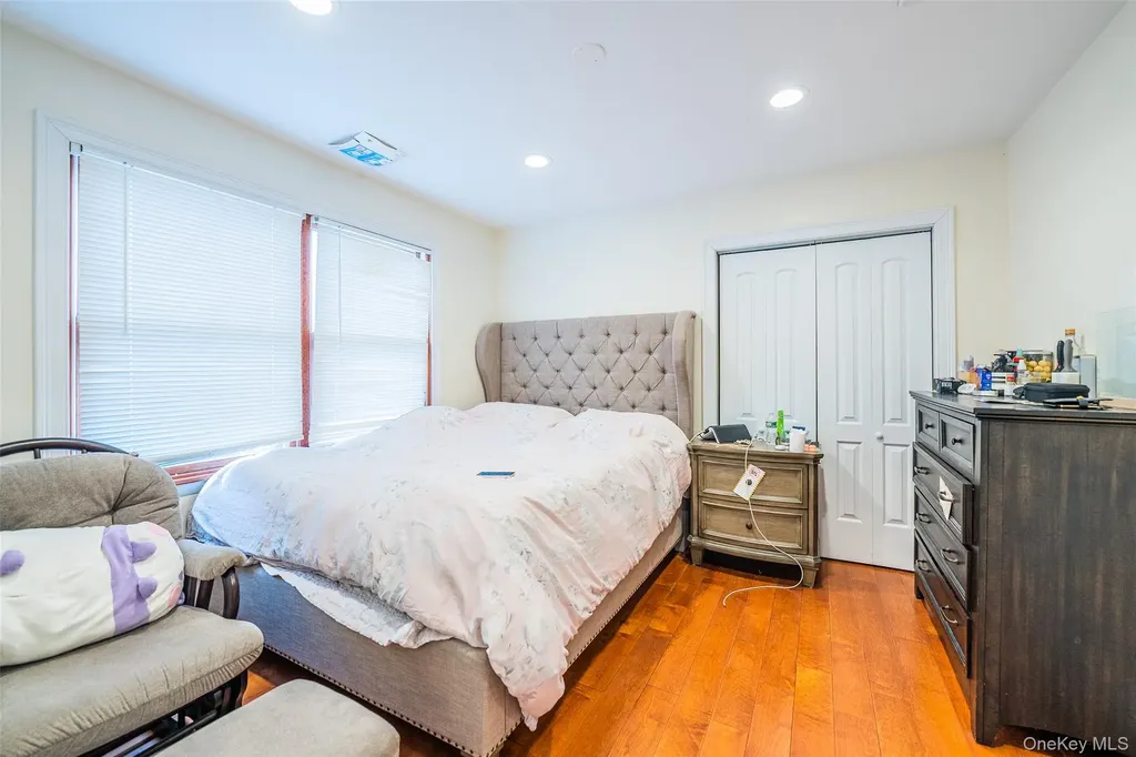 88 Elmwood Street Plainview NY 11803