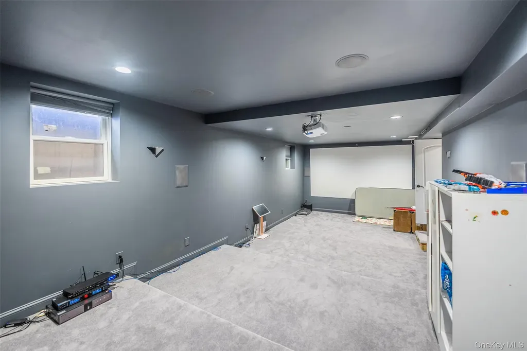 88 Elmwood Street Plainview NY 11803