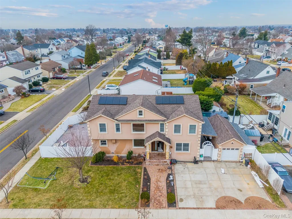 88 Elmwood Street Plainview NY 11803