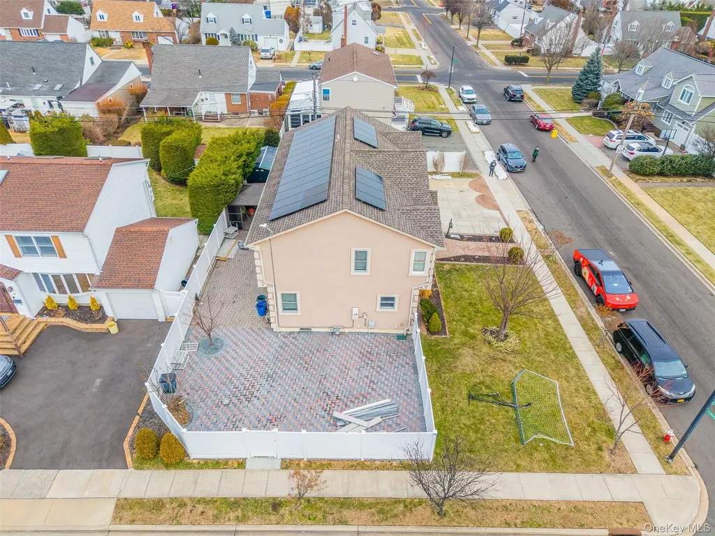 88 Elmwood Street Plainview NY 11803