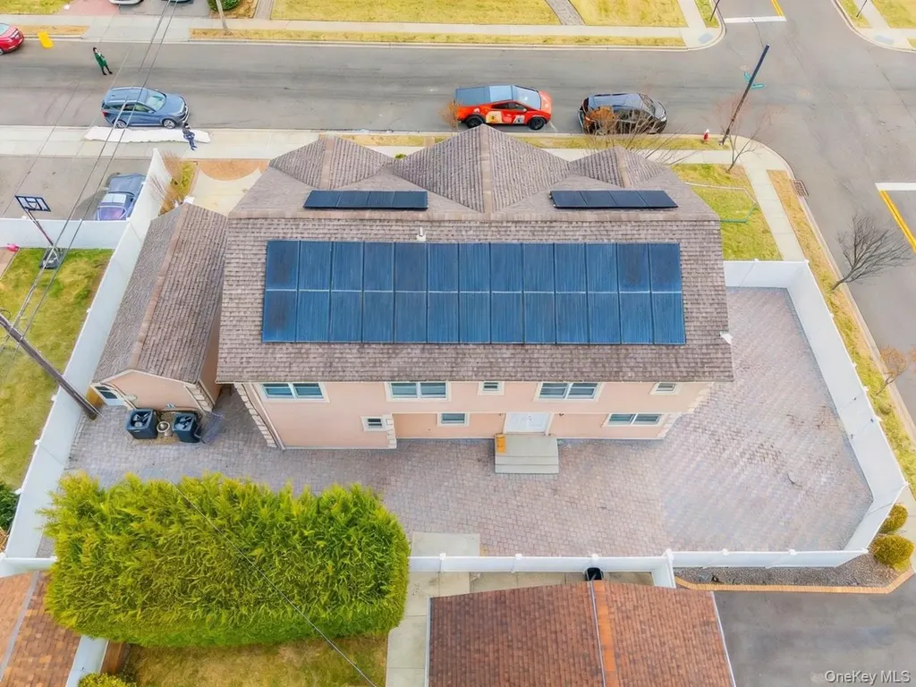 88 Elmwood Street Plainview NY 11803