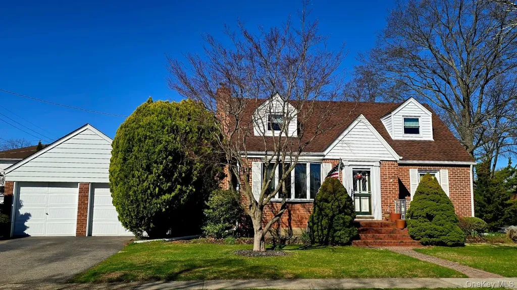 39 Lipton Lane Williston Park NY 11596