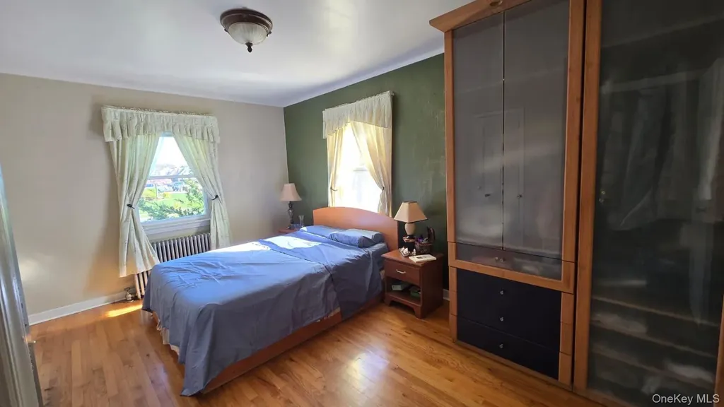 39 Lipton Lane Williston Park NY 11596