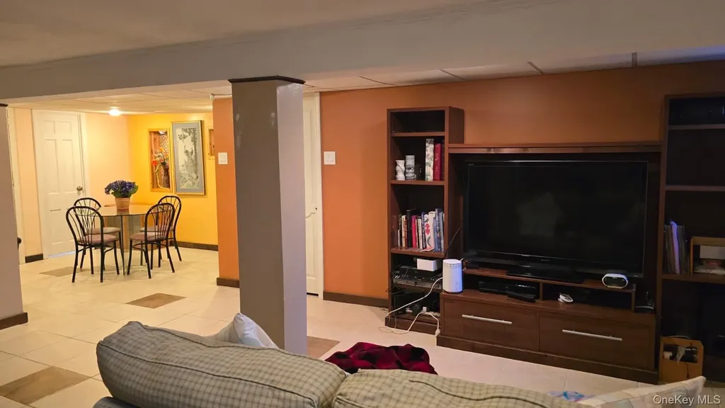 39 Lipton Lane Williston Park NY 11596
