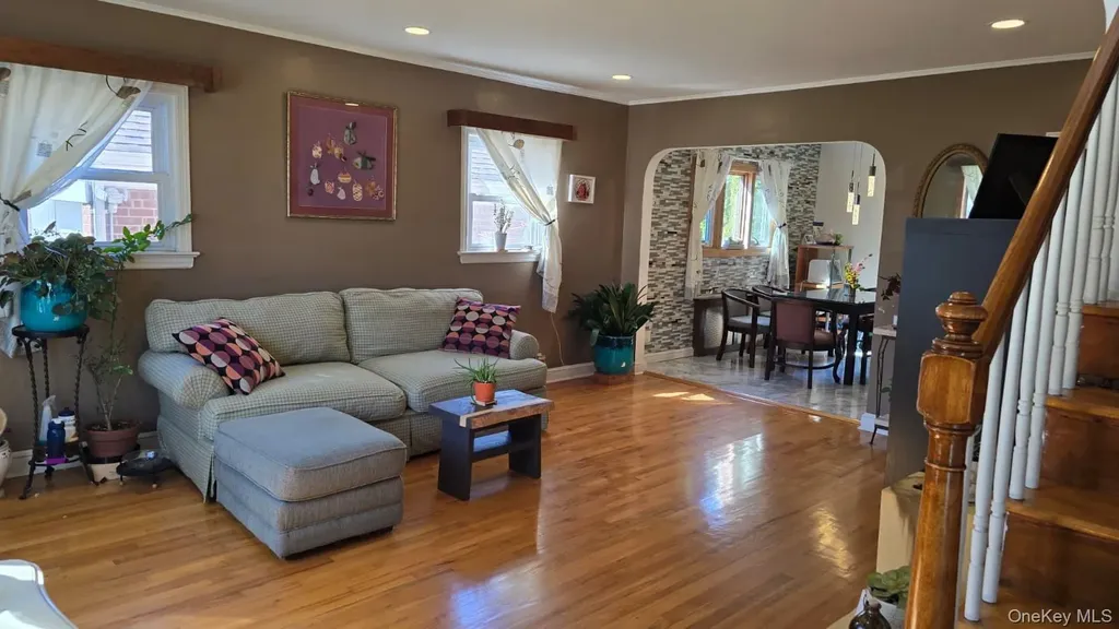 39 Lipton Lane Williston Park NY 11596