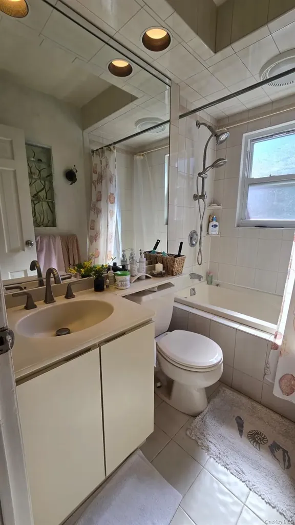 39 Lipton Lane Williston Park NY 11596