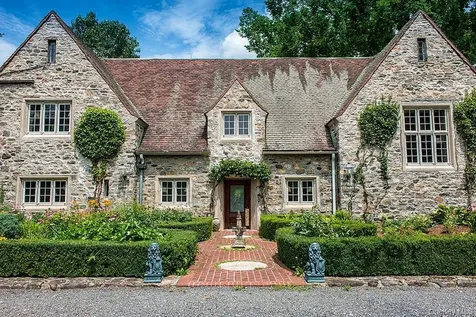 34-42 Boutonville Road Pound Ridge NY 10576