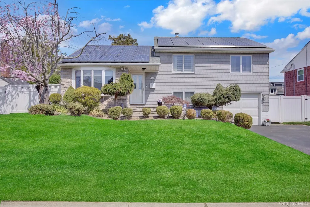 16 Amherst Drive Massapequa NY 11758