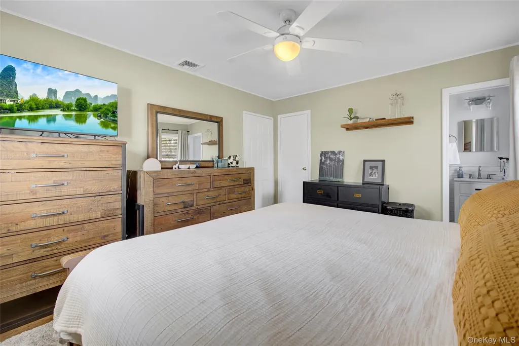 16 Amherst Drive Massapequa NY 11758