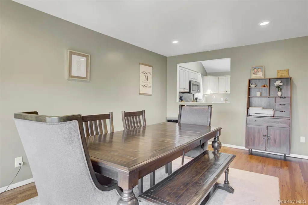 16 Amherst Drive Massapequa NY 11758