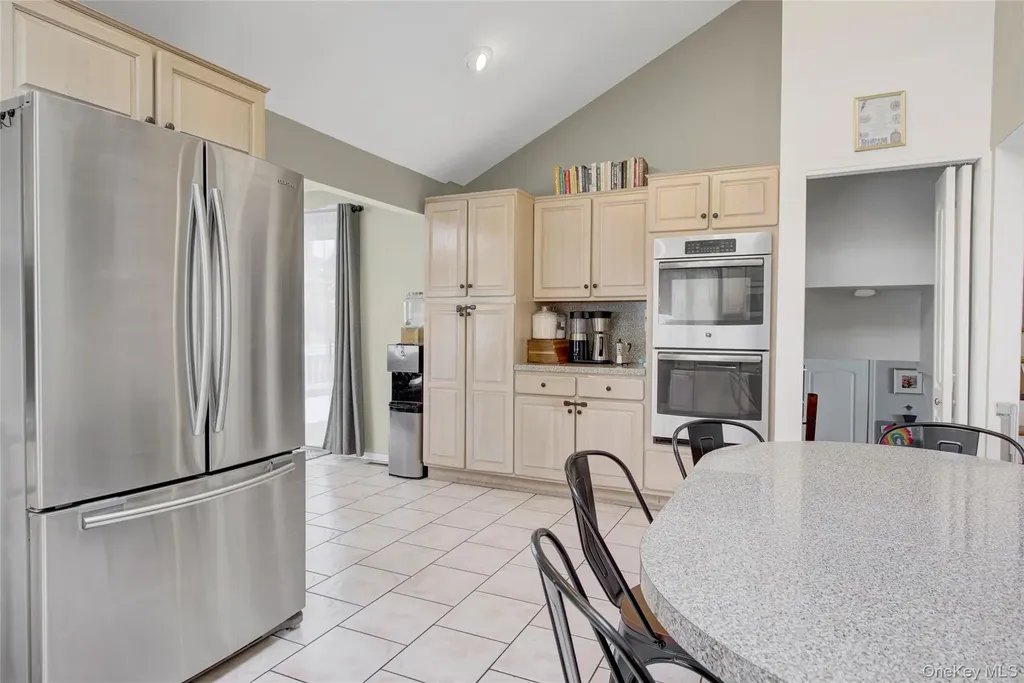 16 Amherst Drive Massapequa NY 11758