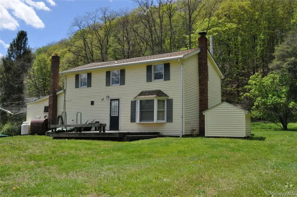 550 Browning Road Salt Point NY 12578