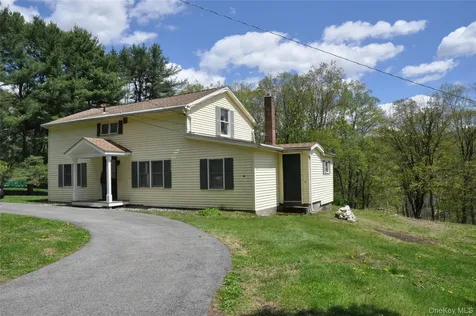 550 Browning Road Salt Point NY 12578