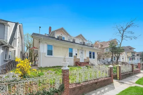 10927 196th Street Saint Albans NY 11412