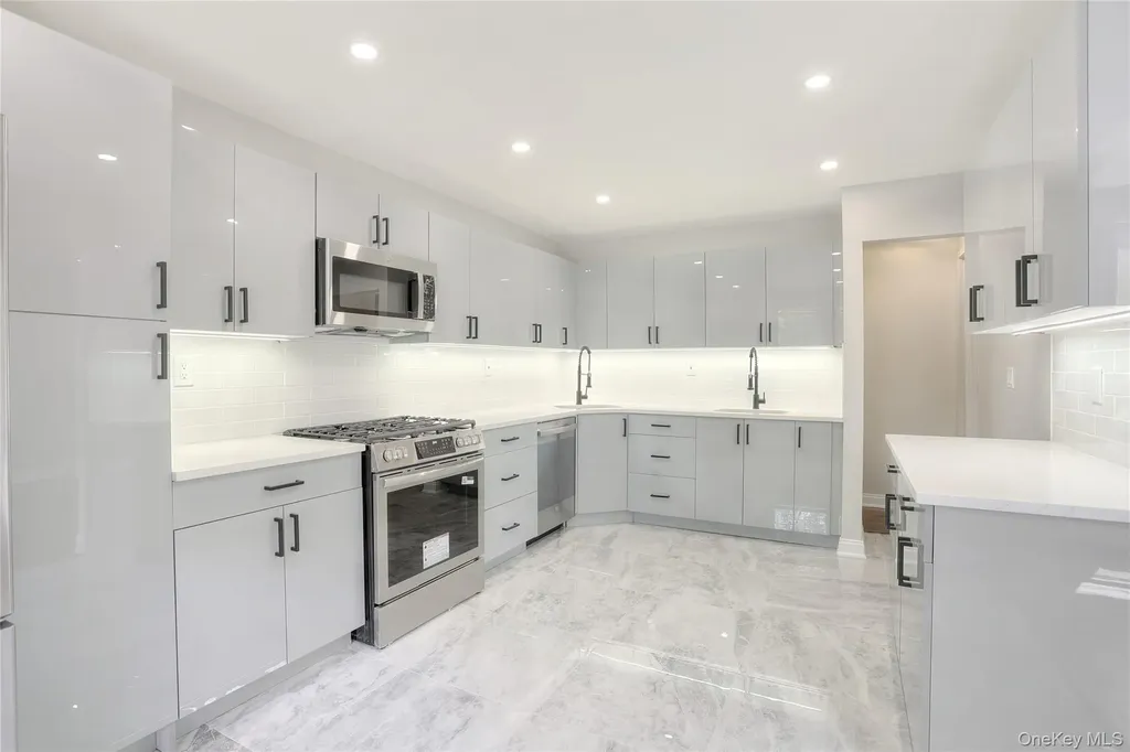 170 Kearsing Parkway Monsey NY 10952