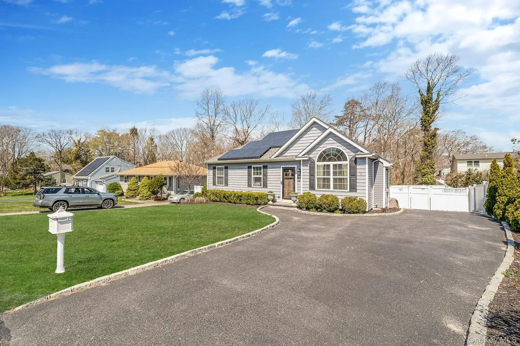 19 Probst Drive Shirley NY 11967