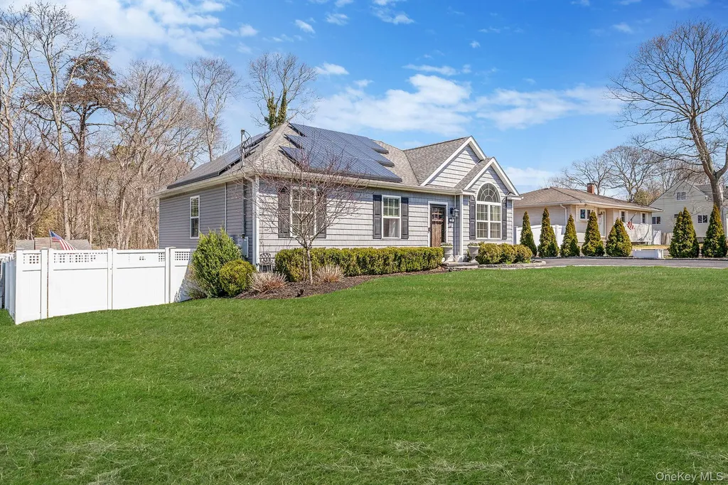 19 Probst Drive Shirley NY 11967
