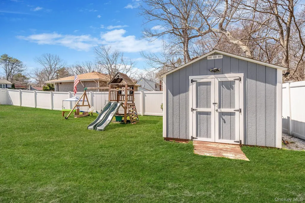 19 Probst Drive Shirley NY 11967