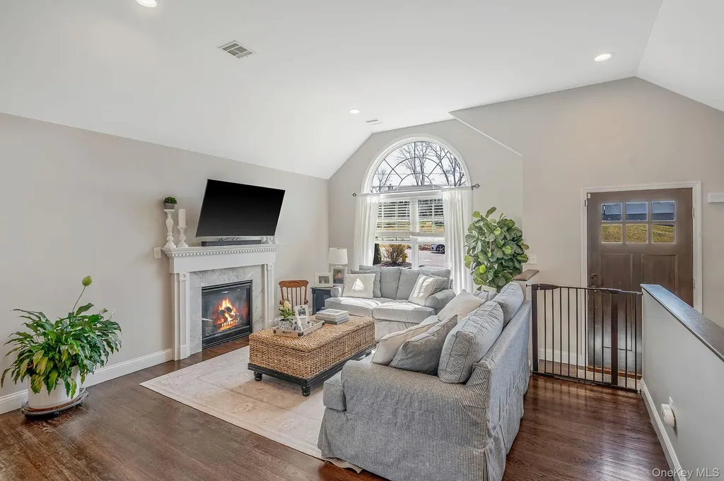 19 Probst Drive Shirley NY 11967