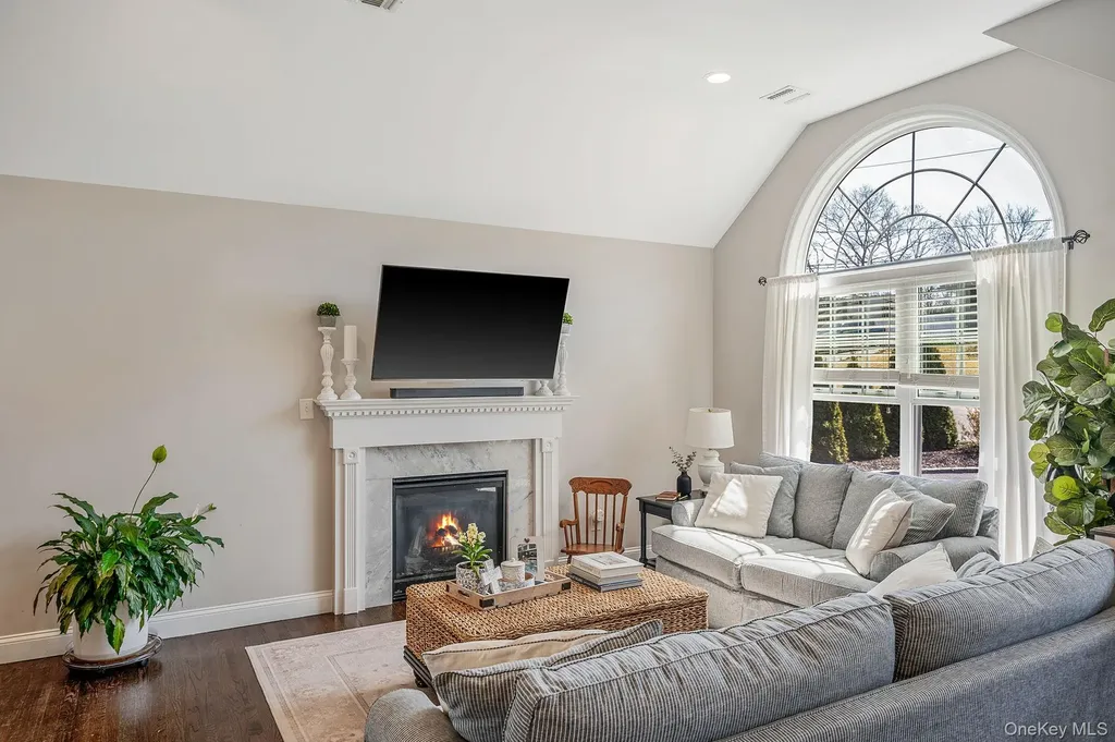 19 Probst Drive Shirley NY 11967