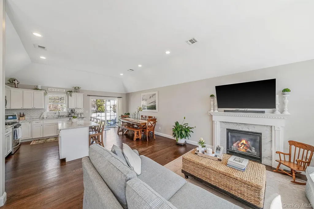 19 Probst Drive Shirley NY 11967